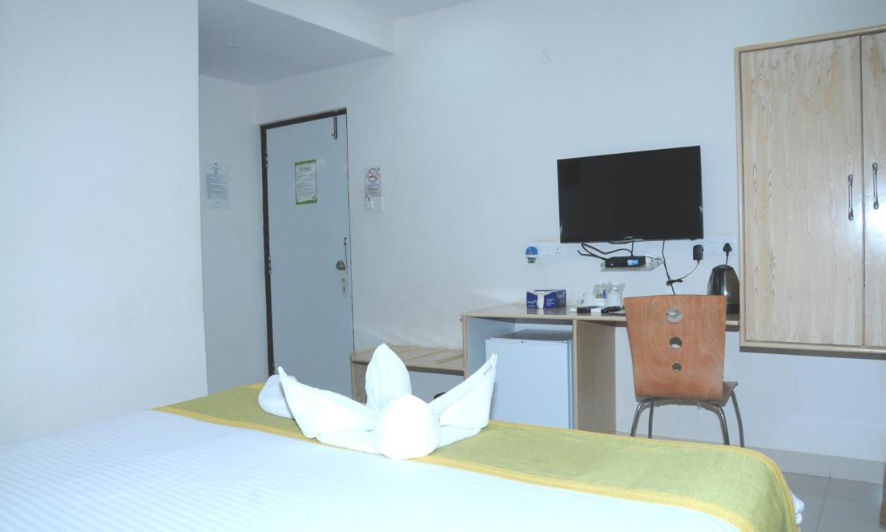 Hotel Pratz Inn Haydarabad Dış mekan fotoğraf